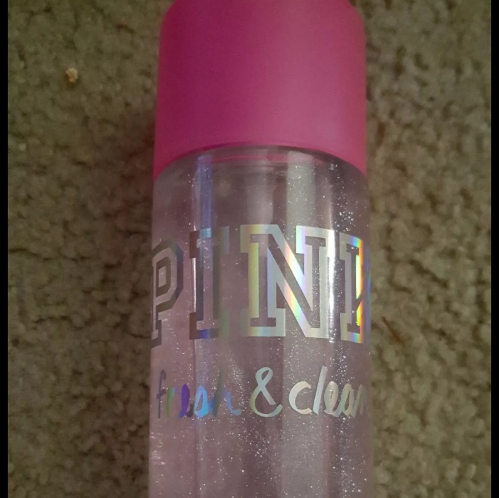 vs pink,  fresh and clean glitter mist